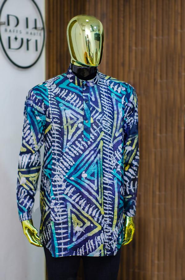 Royal Prism – A Bold Fusion of Color and Tradition